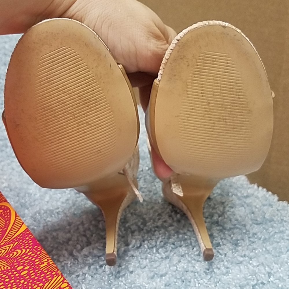 Beige and white high Heels - Picture 4 of 7